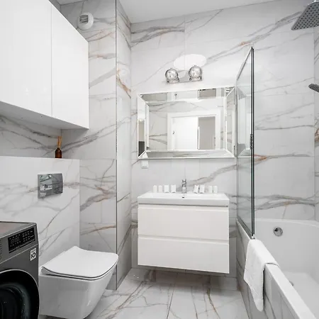 Your 1 Sierpnia Street * Βαρσοβία