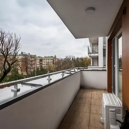 Your 1 Sierpnia Street Βαρσοβία